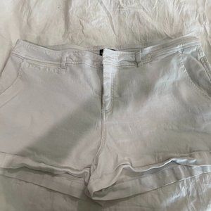 Market and Spruce White Lorraine Shorts Size 16